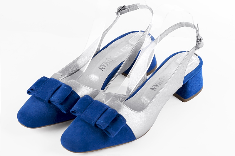 Chaussure femme à brides :  couleur bleu électrique et argent platine. Bout rond. Petit talon évasé Vue avant - Florence KOOIJMAN