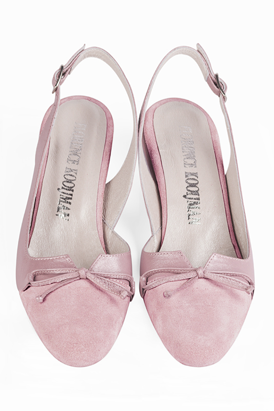 Chaussure femme à brides :  couleur rose pâle. Bout rond. Petit talon conique. Vue du dessus - Florence KOOIJMAN