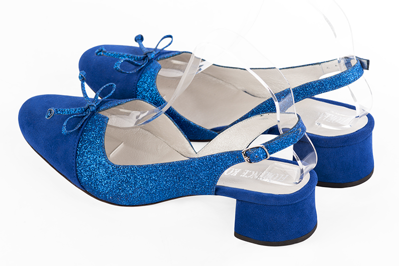 Chaussure femme à brides :  couleur bleu électrique. Bout rond. Petit talon évasé. Vue arrière - Florence KOOIJMAN