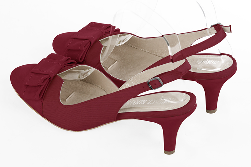Chaussure femme à brides :  couleur rouge carmin. Bout rond. Talon mi-haut fin. Vue arrière - Florence KOOIJMAN