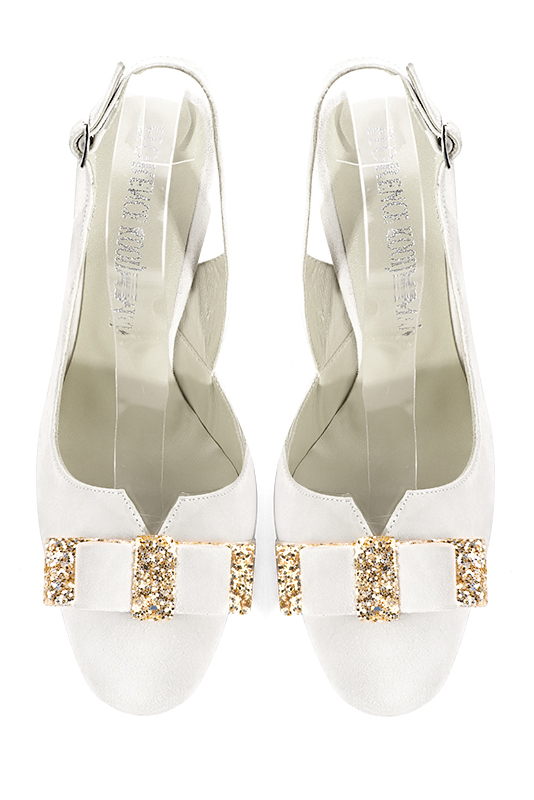 Chaussure femme à brides :  couleur blanc cassé et or doré. Bout rond. Talon très haut fin. Vue du dessus - Florence KOOIJMAN