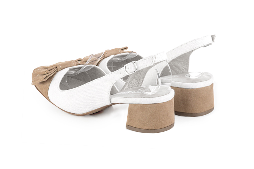 Chaussure femme à brides :  couleur beige sahara et blanc pur. Bout rond. Petit talon évasé. Vue arrière - Florence KOOIJMAN