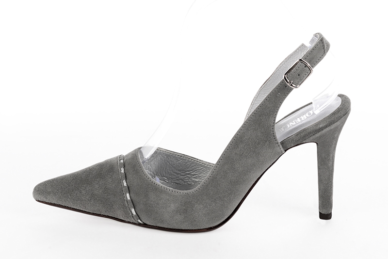 Chaussure femme à brides :  couleur gris tourterelle et argent platine. Bout pointu. Talon haut fin. Vue de profil - Florence KOOIJMAN