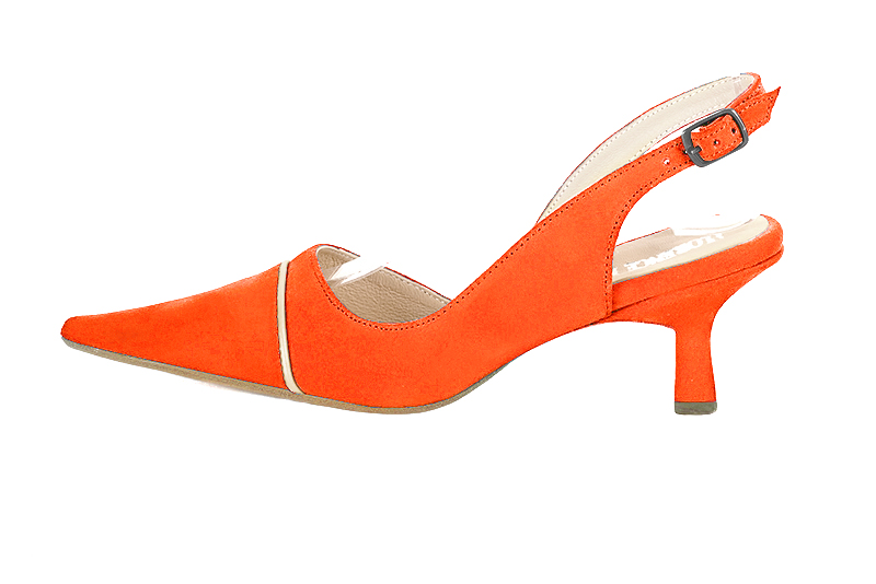 Chaussure femme à brides :  couleur orange clémentine et or doré. Bout pointu. Talon mi-haut bobine. Vue de profil - Florence KOOIJMAN