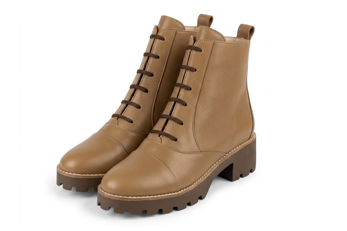 Bottines à laçage avant pour femme en cuir camel avec bout rond et semelle crantée en gomme - Vue avant