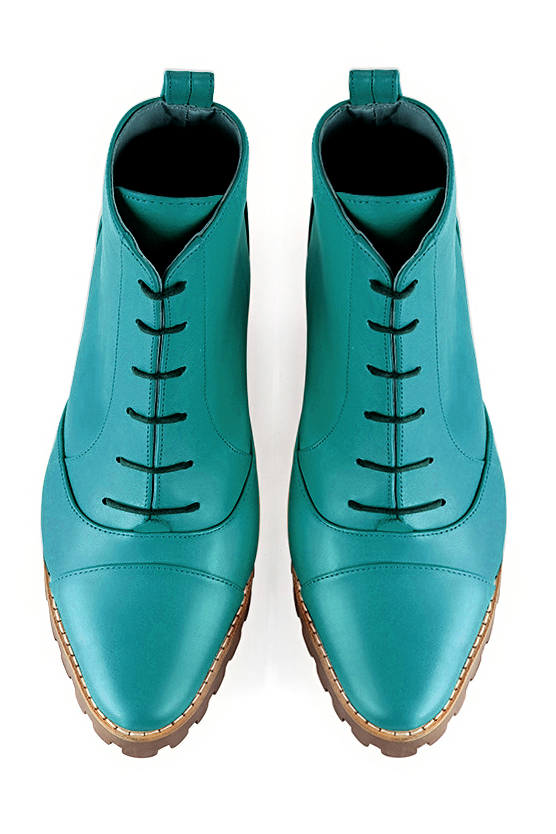 Boots femme : Bottines lacets à l'avant couleur bleu turquoise. Bout rond. Semelle gomme petit talon. Vue du dessus - Florence KOOIJMAN