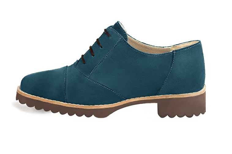 Chaussure femme à lacets : Derby sport couleur bleu canard. Bout rond. Semelle gomme talon plat. Vue de profil - Florence KOOIJMAN