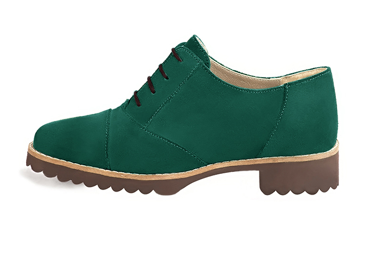 Chaussure femme à lacets : Derby sport couleur vert émeraude. Bout rond. Semelle gomme talon plat. Vue de profil - Florence KOOIJMAN