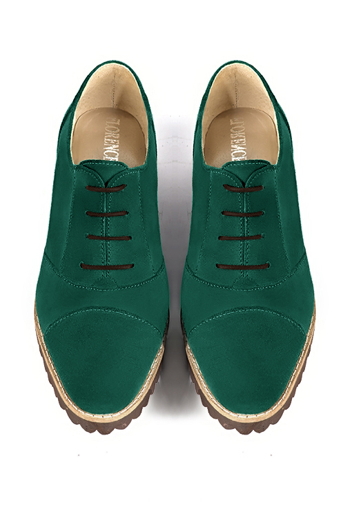 Chaussure femme à lacets : Derby sport couleur vert émeraude. Bout rond. Semelle gomme talon plat. Vue du dessus - Florence KOOIJMAN