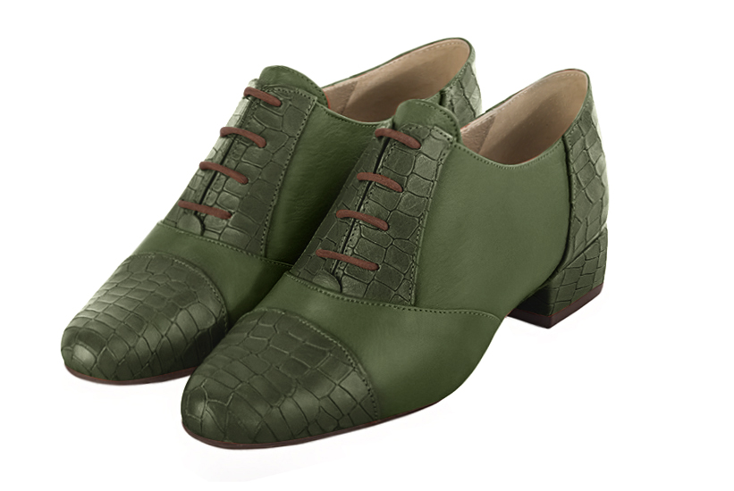 Chaussure femme à lacets : Derby élégant et raffiné couleur vert bouteille. Bout rond. Petit talon bottier Vue avant - Florence KOOIJMAN