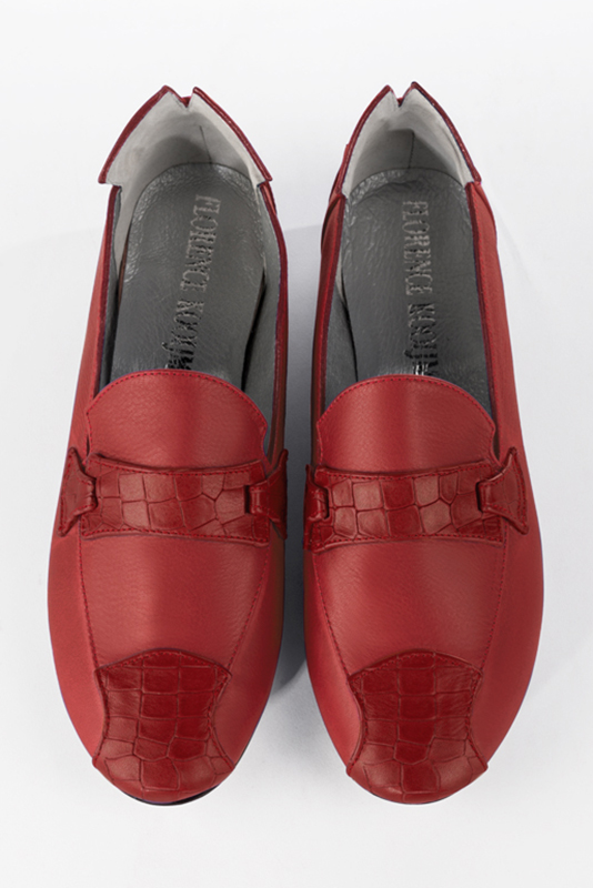 Chaussure femme mocassin : Mocassin femme sophistiqué couleur rouge coquelicot. Talon plat. Talon bottier. Bout rond - Florence KOOIJMAN