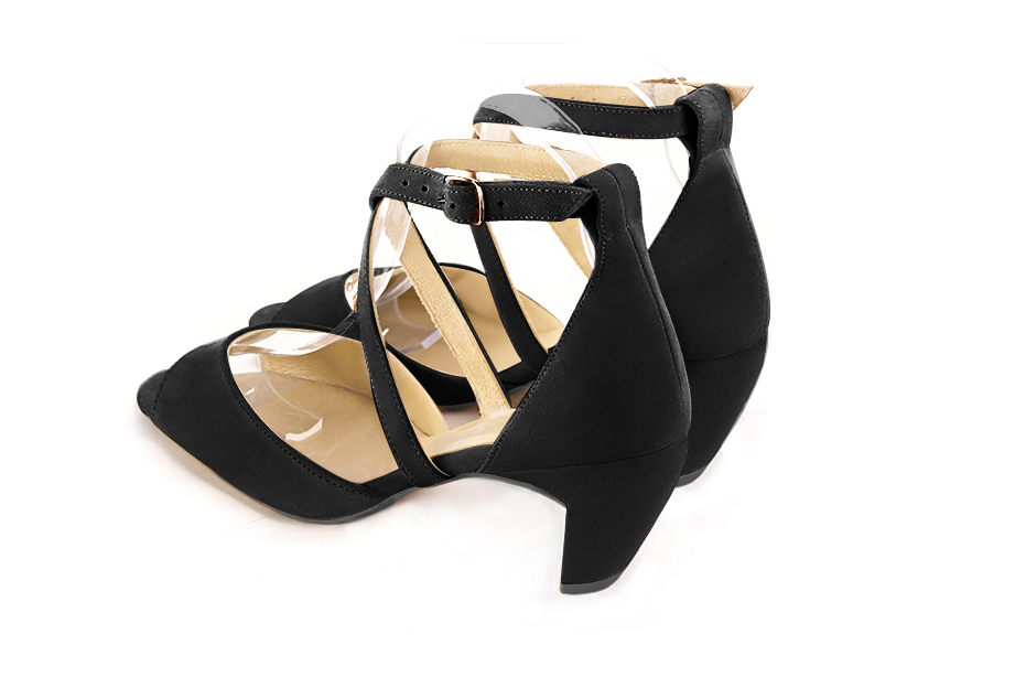 Sandales habillées femme brides croisées arrière fermé cuir noir mat à talon virgule de 5.5 cm et bout carré - Vue arrière