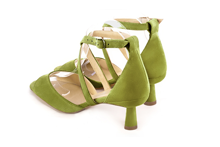 Sandales femme brides croisées fermées à l'arrière vert pistache. Bout carré. Talon bobine de 6 cm - Vue arrière
