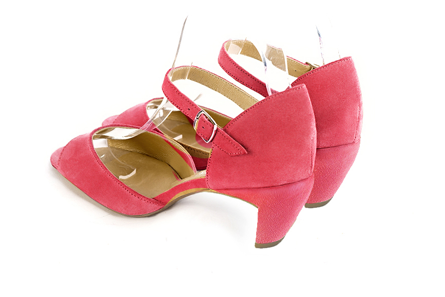 Sandales élégantes et raffinées pour soirées et cérémonies, coloris rose camélia. Bout carré. Mi-haut à haut. Talon virgule. Cérémonie, soirée, cocktail, évènementiel. Personnalisation : Choix des cuirs, 
                des couleurs et des talons. Petites et grandes pointures. - Florence KOOIJMAN