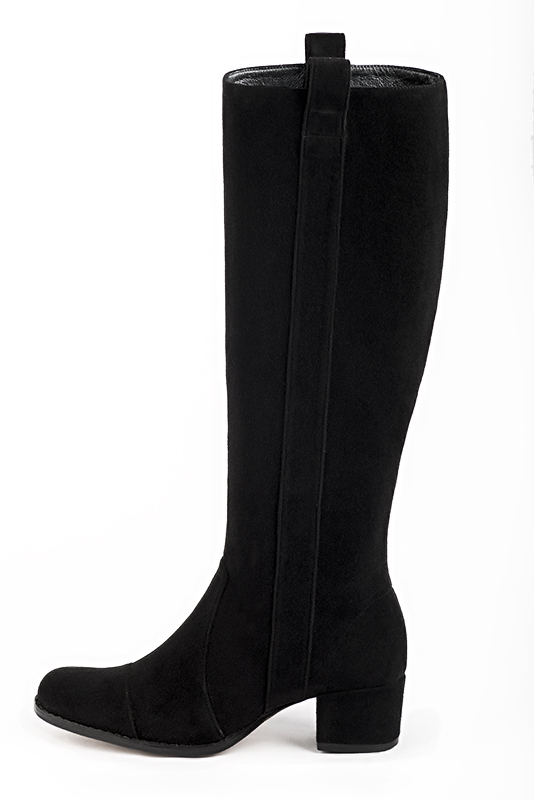 Bottes femme cavalières élégantes et raffinées, réalisées sur mesure, coloris noir mat. Bout rond. Mi-haut. Talon bottier. Mollets fins ou larges. Personnalisation : Choix des cuirs, des couleurs et des talons. - Florence KOOIJMAN