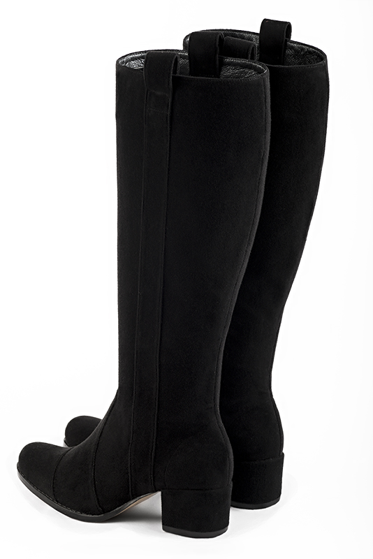 Bottes femme cavalières élégantes et raffinées, réalisées sur mesure, coloris noir mat. Bout rond. Mi-haut. Talon bottier. Mollets fins ou larges. Personnalisation : Choix des cuirs, des couleurs et des talons. - Florence KOOIJMAN