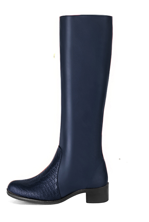 Bottes femme cavalières élégantes et raffinées, réalisées sur mesure, coloris bleu marine. Bout rond. Semelle cuir mi-haut. Mollets fins ou larges. Personnalisation : Choix des cuirs, des couleurs et des talons. - Florence KOOIJMAN