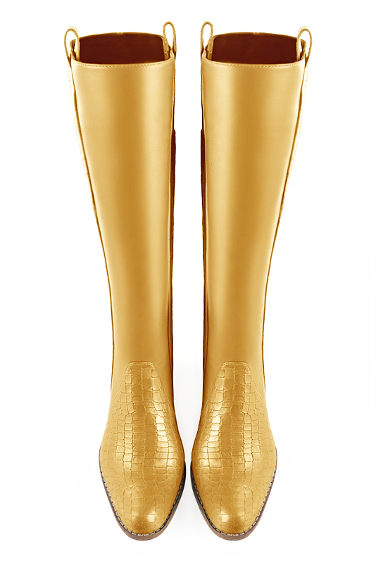 Botte femme : Bottes femme cavalières sur mesures couleur jaune ocre. Bout rond. Semelle cuir petit talon. Vue du dessus - Florence KOOIJMAN