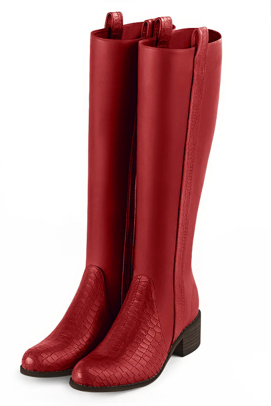 Bottes sur mesures rouge coquelicot. Bout rond. Semelle cuir petit talon. Petis et gros mollets