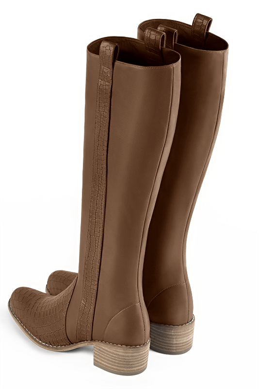 Bottes femme cavalières élégantes et raffinées, réalisées sur mesure, coloris marron caramel. Bout rond. Semelle cuir mi-haut. Mollets fins ou larges. Personnalisation : Choix des cuirs, des couleurs et des talons. - Florence KOOIJMAN