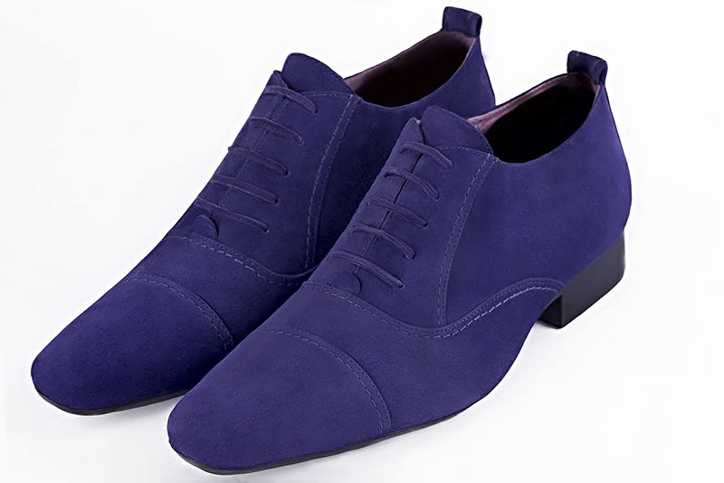 Chaussures homme à lacets type derbies ou richelieux :  couleur violet outremer.. Bout rond. Semelle cuir talon plat Vue avant - Florence KOOIJMAN