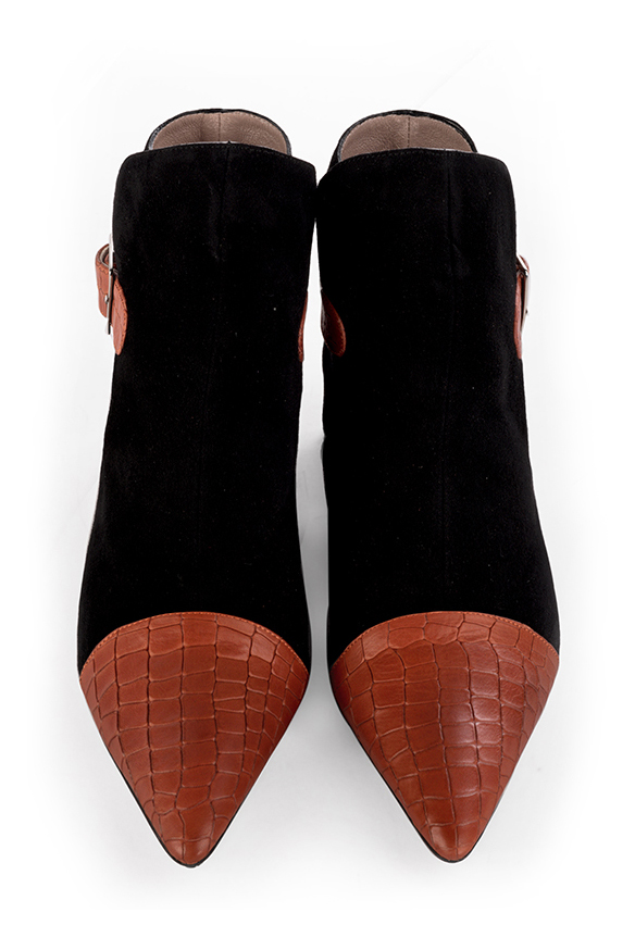 Bottines femme boucles à l'arrière orange corail et noir mat. Bout effilé. Talon évasé de 3.5 cm - Vue du dessus