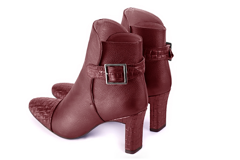 Bottines élégantes et raffinées avec des boucles à l'arrière, coloris rouge bordeaux. Bout rond. Haut. Talon virgule. Personnalisation : Choix des cuirs, des couleurs et des talons. Cou-de-pied sur mesure. - Florence KOOIJMAN