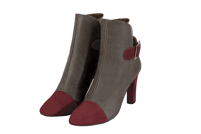 Bottines élégantes et raffinées avec des boucles à l'arrière, coloris rouge bordeaux et marron taupe. Bout rond. Haut. Talon trotteur. Personnalisation : Choix des cuirs, des couleurs et des talons. Cou-de-pied sur mesure. - Florence KOOIJMAN