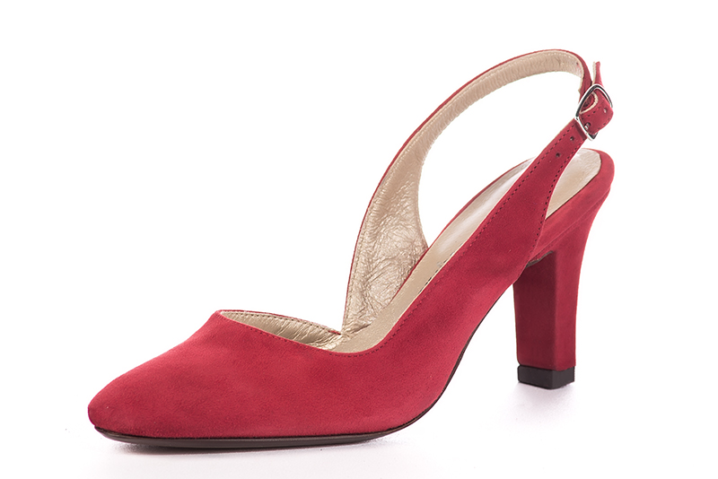 Escarpins élégants et raffinés avec une bride à l'arrière, coloris rouge carmin. Bout rond. Talon haut trotteur. Personnalisation : Choix des cuirs, des couleurs et des talons. Petites et grandes pointures. - Florence KOOIJMAN