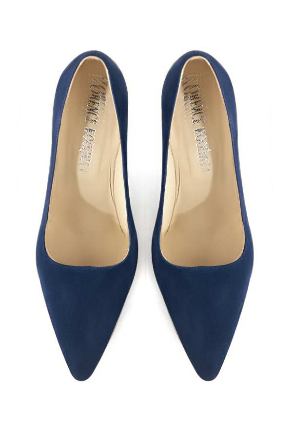 Escarpin : Escarpin classique décolleté carré couleur bleu marine. Bout effilé. Talon haut fin. Vue du dessus - Florence KOOIJMAN