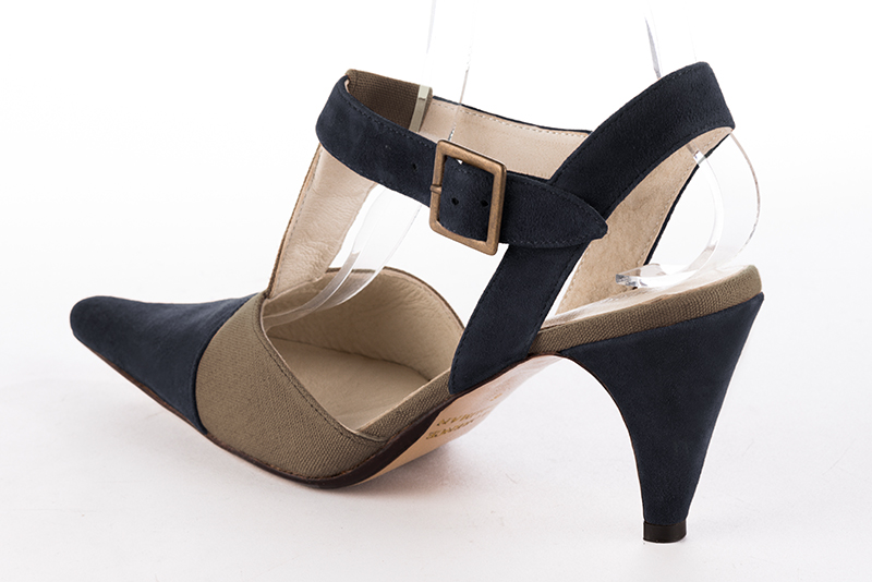 Chaussure femme à brides : Salomé ouverte à l'arrière couleur bleu marine et beige camel. Bout effilé. Talon haut fin. Vue arrière - Florence KOOIJMAN