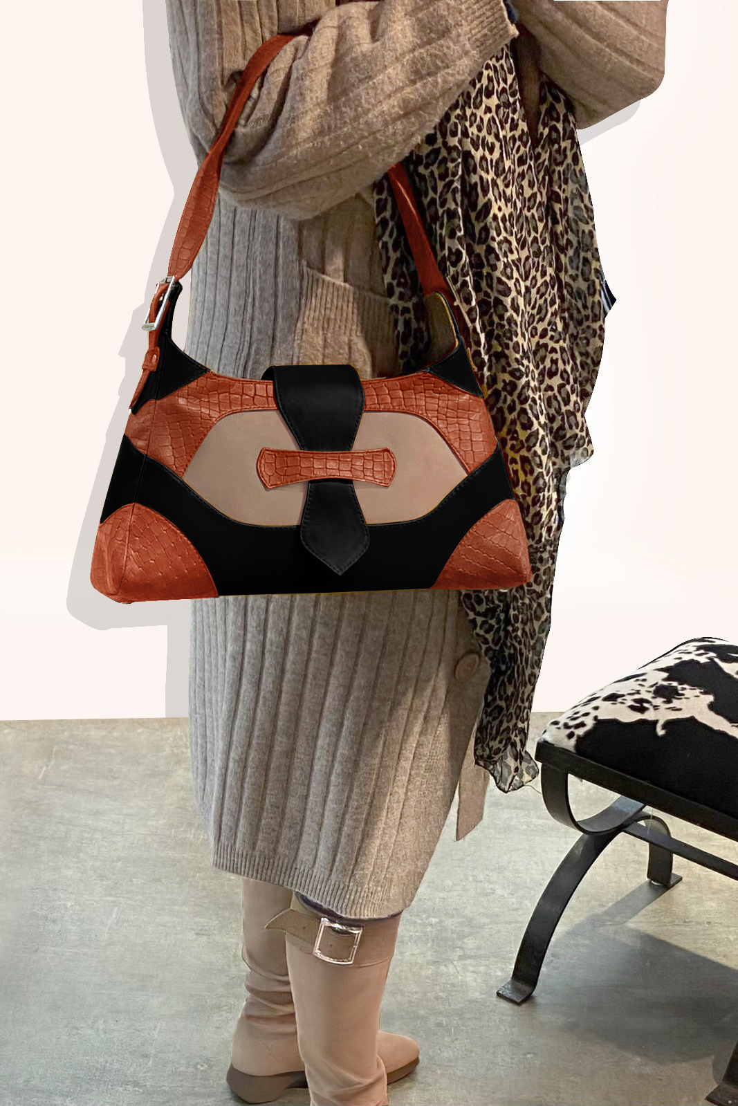 Grand sac porté à l'épaule habillé femme en cuir orange corail, beige biscuit et noir mat - Vue porté
