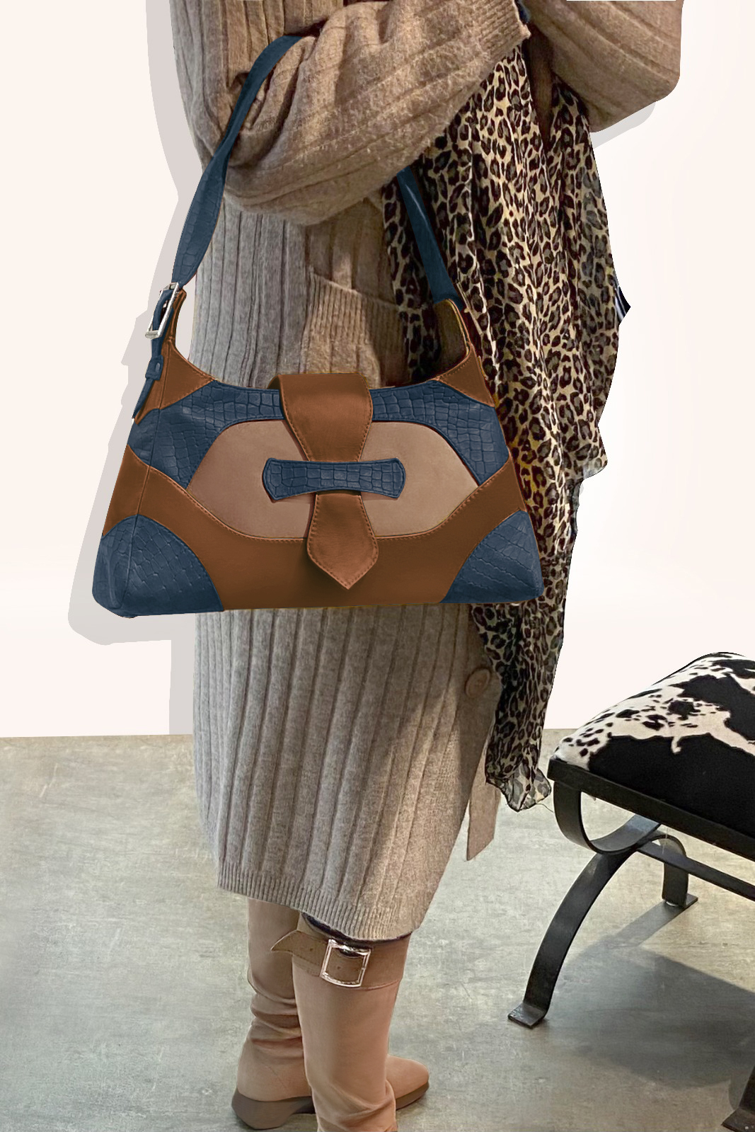 Grand sac porté à l'épaule habillé femme en cuir bleu denim, beige biscuit et marron caramel - Vue porté