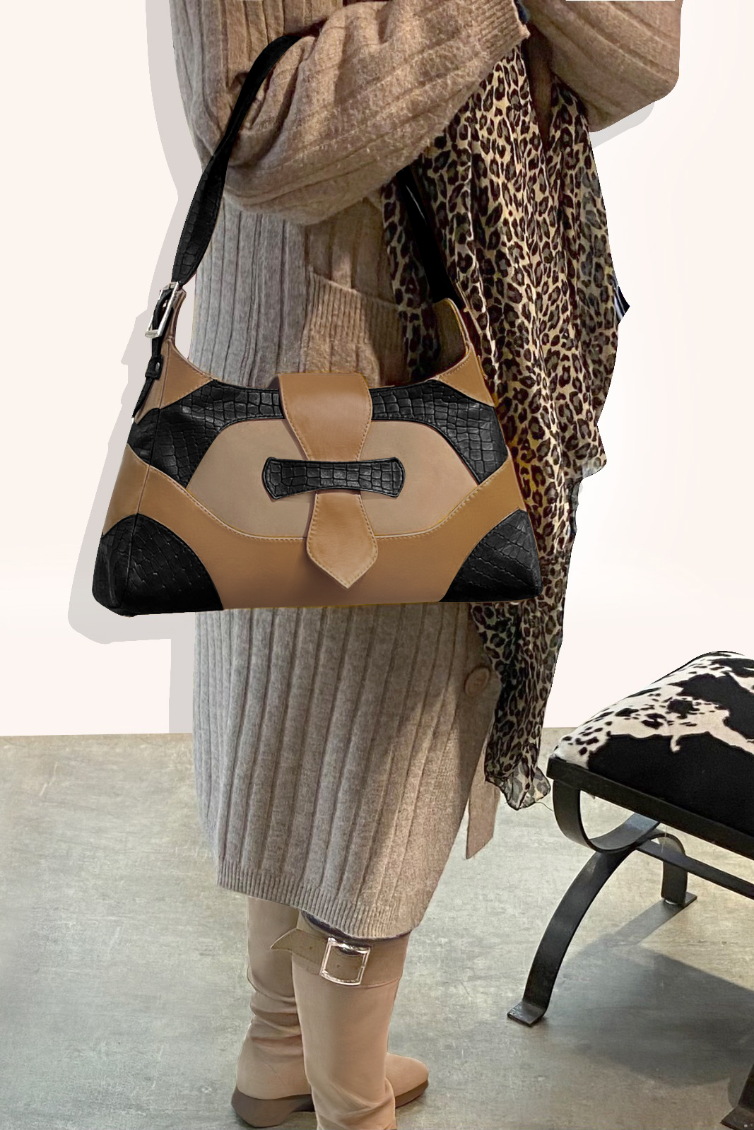 Grand sac porté à l'épaule habillé femme en cuir noir satiné, beige sahara et beige camel - Vue porté
