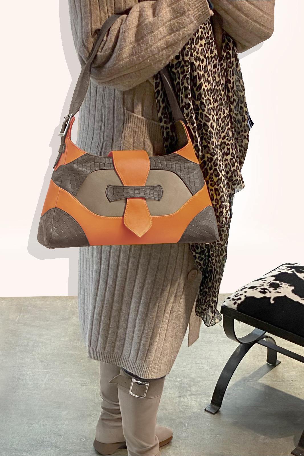 Grand sac porté à l'épaule habillé femme en cuir marron taupe, beige sahara et orange abricot - Vue porté