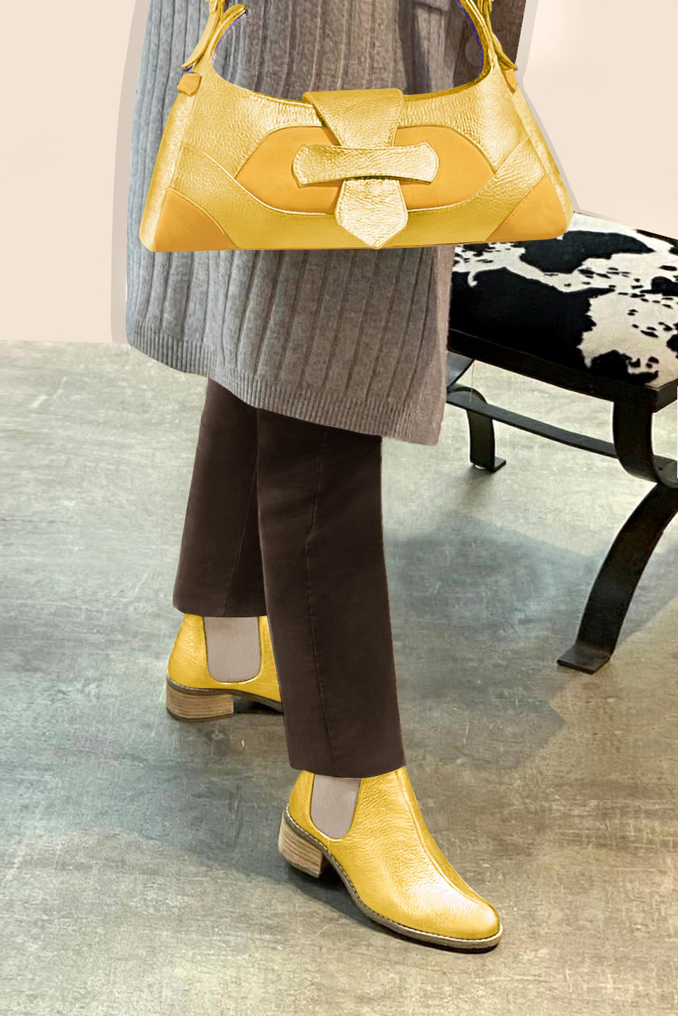 Sac porté à l'épaule habillé femme en cuir jaune - Vue porté