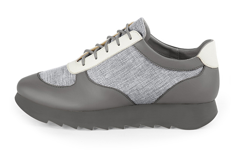 Basket femme habillée : Sneaker urbain tricolore couleur gris cendre et blanc cassé. Semelle épaisse. Doublure cuir. Vue de profil - Florence KOOIJMAN
