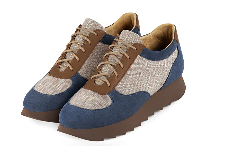 Basket femme habillée : Sneaker urbain tricolore couleur bleu denim, beige naturel et marron caramel. Semelle épaisse. Doublure cuir Vue avant - Florence KOOIJMAN