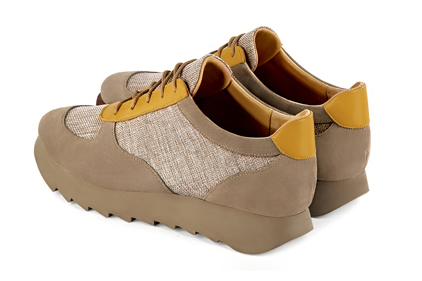 Basket femme habillée : Sneaker urbain tricolore couleur beige sahara et jaune ocre. Semelle épaisse. Doublure cuir. Vue arrière - Florence KOOIJMAN