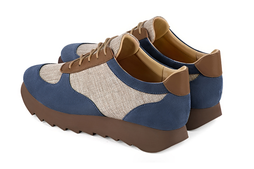 Basket femme habillée : Sneaker urbain tricolore couleur bleu denim, beige naturel et marron caramel. Semelle épaisse. Doublure cuir. Vue arrière - Florence KOOIJMAN