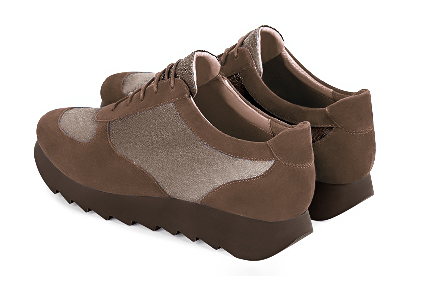 Basket femme habillée :  couleur marron chocolat et or mordoré. Semelle épaisse. Doublure cuir. Vue arrière - Florence KOOIJMAN