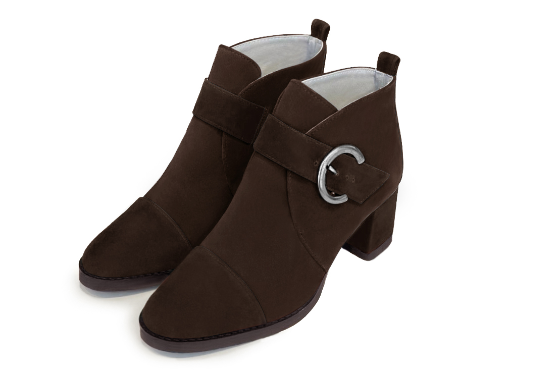 Boots femme : Boots avec des boucles à l'avant couleur marron ébène. Bout rond. Talon mi-haut bottier Vue avant - Florence KOOIJMAN