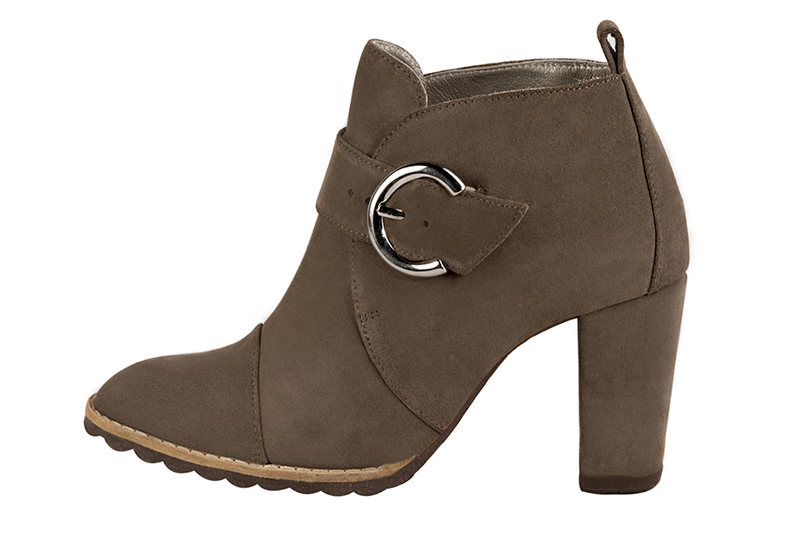 Bottines élégantes et raffinées avec des boucles à l'avant, coloris marron chocolat. Bout rond. Haut. Talon bottier. Personnalisation : Choix des cuirs, des couleurs et des talons. Cou-de-pied sur mesure. - Florence KOOIJMAN