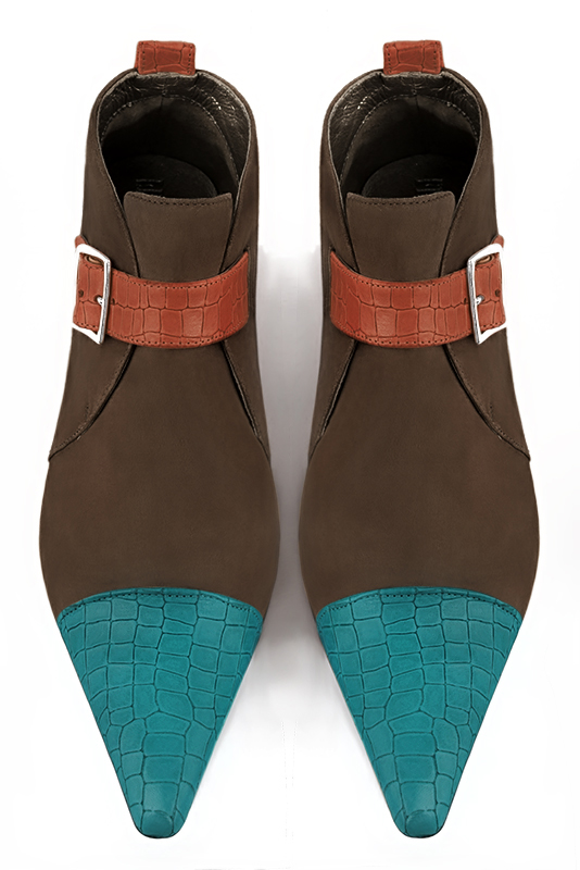 Boots femme : Boots avec des boucles à l'avant couleur bleu marine. Bout pointu. Petit talon conique. Vue du dessus - Florence KOOIJMAN