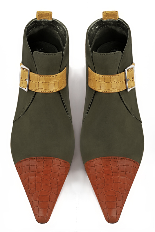 Bottines élégantes et raffinées avec des boucles à l'avant, coloris orange corail, vert kaki et jaune ocre. Bout pointu. Mi-haut. Talon conique. Personnalisation : Choix des cuirs, des couleurs et des talons. Cou-de-pied sur mesure. - Florence KOOIJMAN