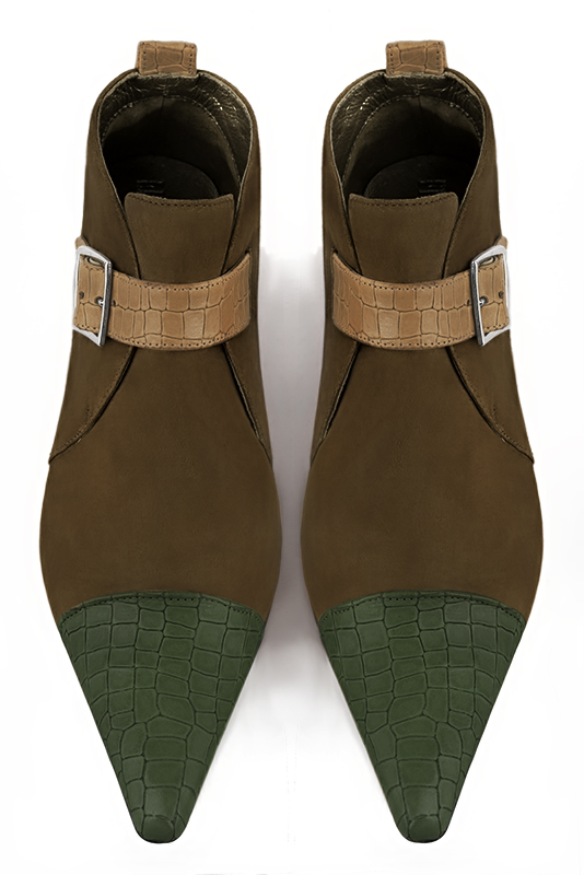 Bottines femme boucles à l'avant vert bouteille, marron chocolat et beige camel. Bout pointu. Talon conique de 3.5 cm - Vue du dessus