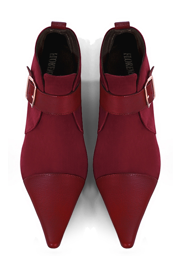 Basket femme habillée :  couleur rouge bordeaux. Semelle fine. Doublure cuir. Vue du dessus - Florence KOOIJMAN
