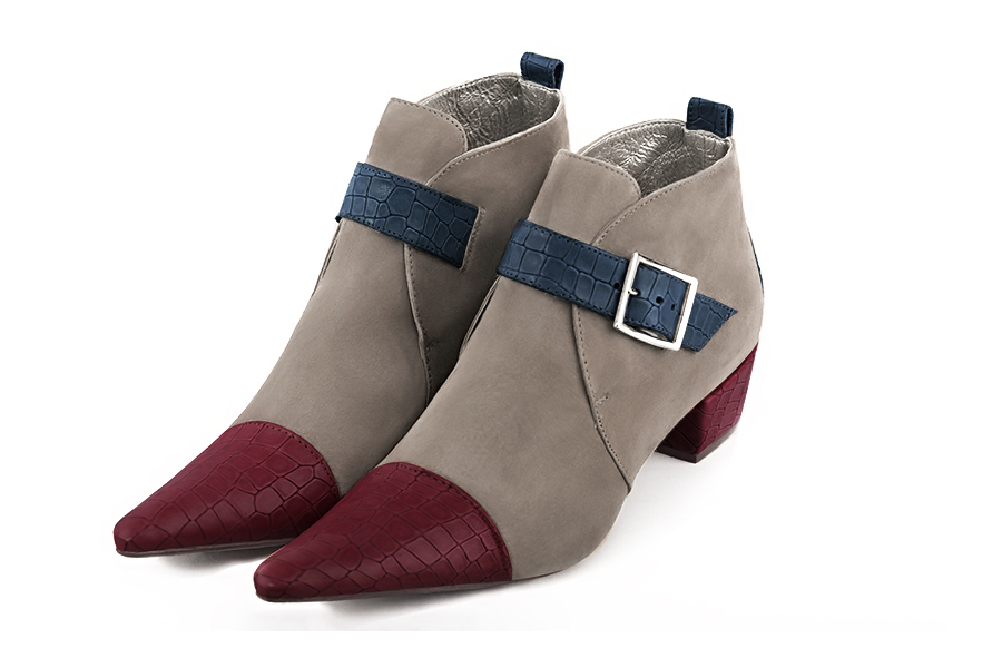 Bottines élégantes et raffinées avec des boucles à l'avant, coloris rouge bordeaux, beige mastic et bleu denim. Bout pointu. Mi-haut. Talon conique. Personnalisation : Choix des cuirs, des couleurs et des talons. Cou-de-pied sur mesure. - Florence KOOIJMAN