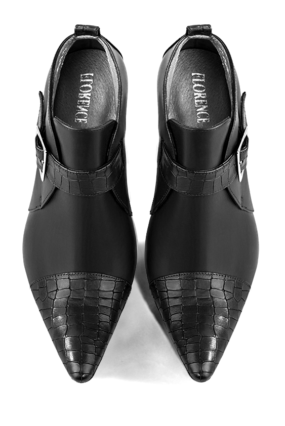 Bottines élégantes et raffinées avec des boucles à l'avant, coloris noir satiné. Bout effilé. Très haut. Talon trotteur. Personnalisation : Choix des cuirs, des couleurs et des talons. Cou-de-pied sur mesure. - Florence KOOIJMAN