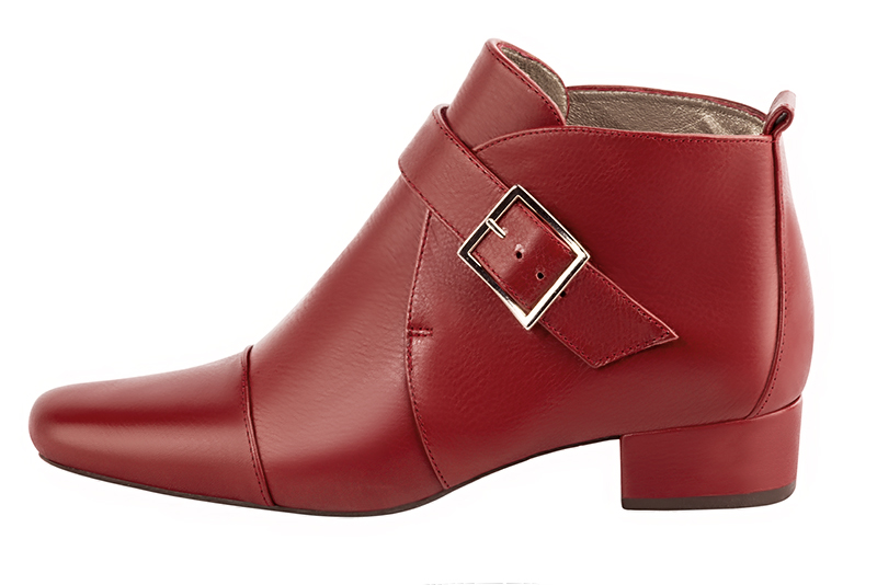 Bottines élégantes et raffinées avec des boucles à l'avant, coloris rouge coquelicot. Bout rond. Mi-haut. Talon bottier. Personnalisation : Choix des cuirs, des couleurs et des talons. Cou-de-pied sur mesure. - Florence KOOIJMAN